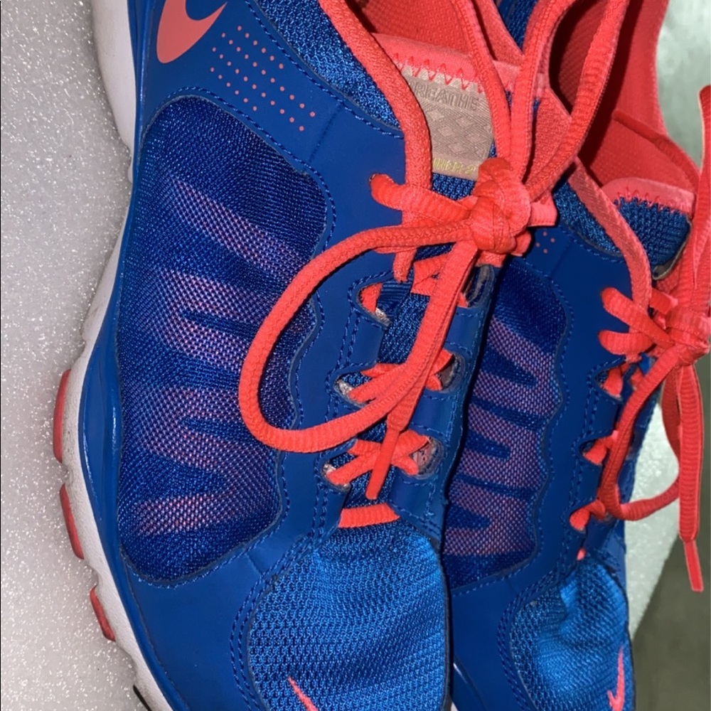 Nike - Picture 3 of 4